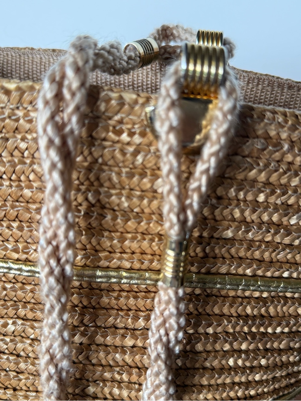 Vintage Straw Tote Bag Gold Trim Coastal Resort Boho Woven Shoulder Purse - Picture 3 of 11